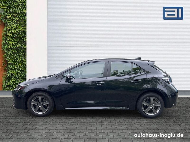 Gebraucht Toyota Corolla Comfort 116 PS (85 kW) 2019 Black mica / ink Limousine