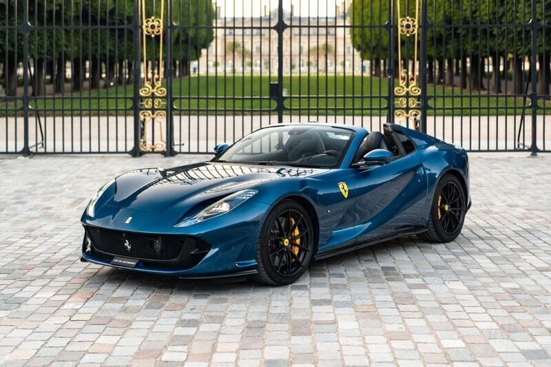 Blau Gebraucht 2020 Ferrari 812 Cabrio | 489.000 € - Bild 1/4