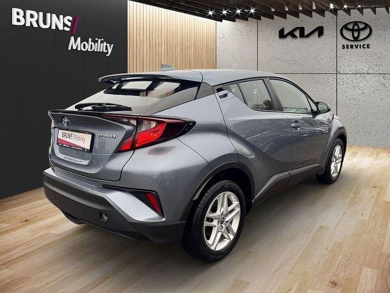Gebraucht Toyota C-HR 122 PS (89 kW) 2023 Celestite grey SUV