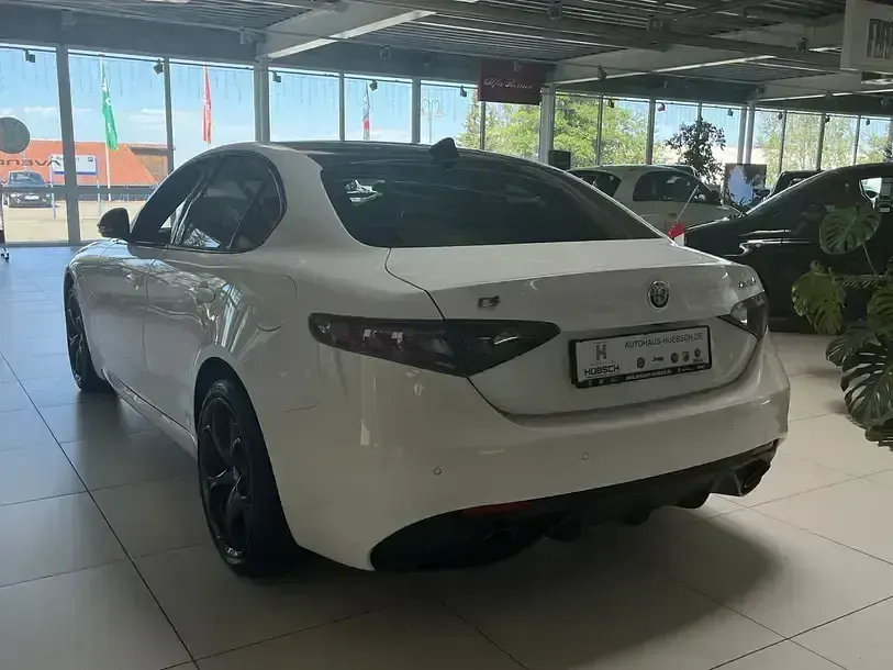 Neu Alfa Romeo Giulia 209 PS (153 kW) 2025 Bianco banchise uni  dach sch Limousine