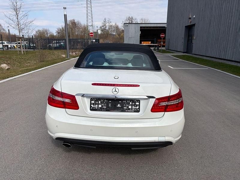Gebraucht Mercedes E220 170 PS (125 kW) 2012 Weiß Cabrio