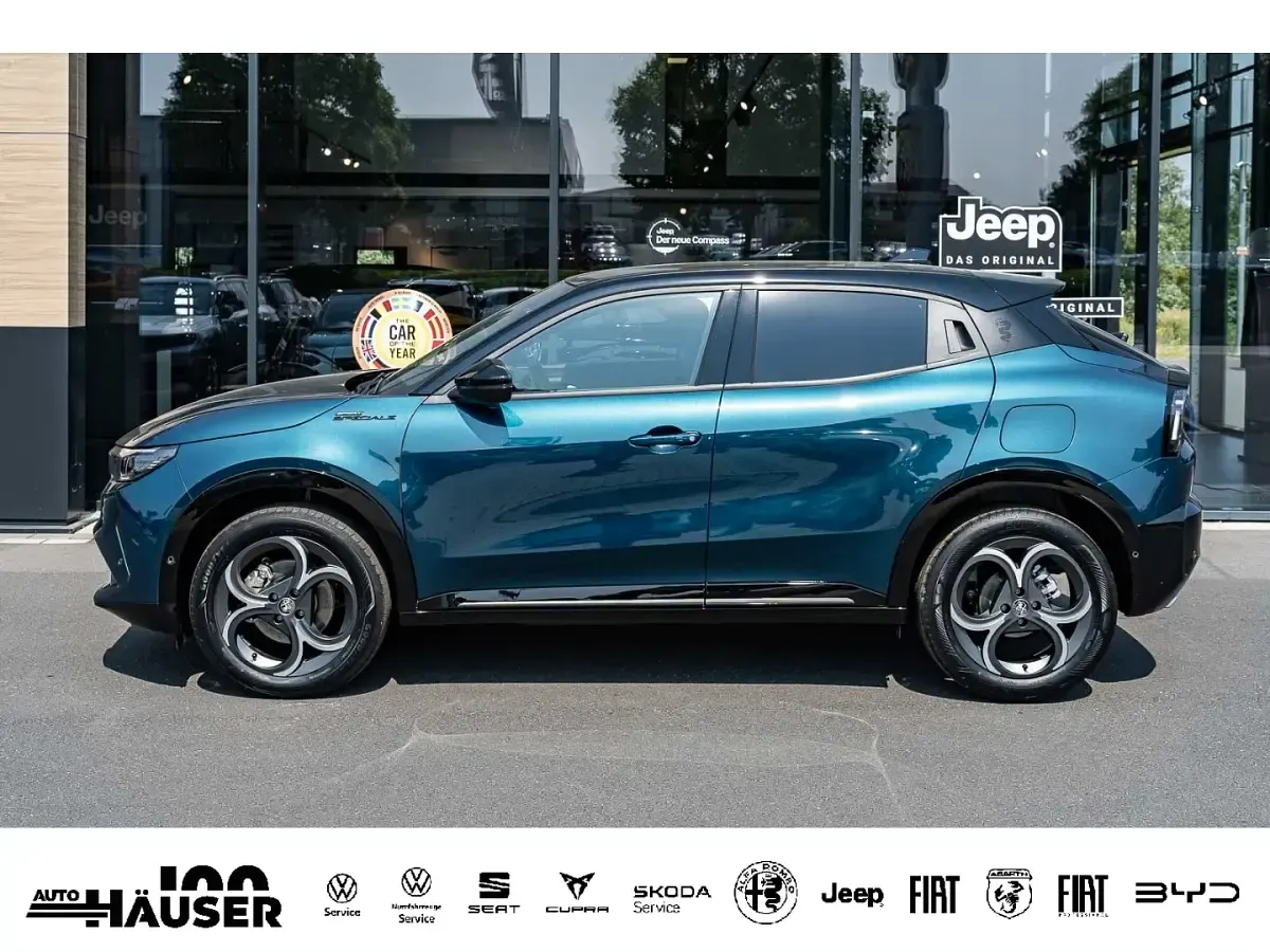 Neu Alfa Romeo Junior Edizione Speciale 145 PS (106 kW) 2026 Blau SUV