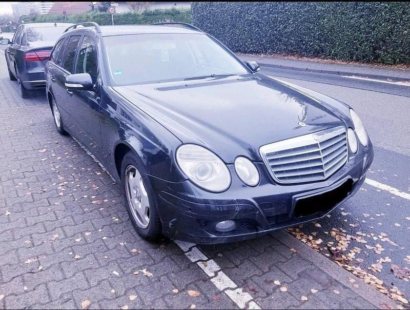 Schwarz Gebraucht 2007 Mercedes E220 Kombi | 1.700 € (Guter Preis) - Bild 1/4