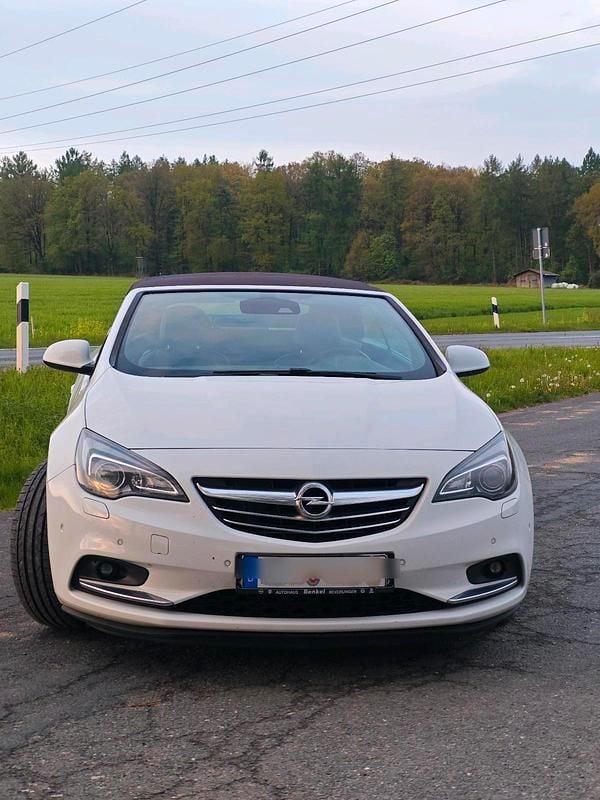 Gebraucht Opel Cascada 165 PS (121 kW) 2012 Weiß Cabrio