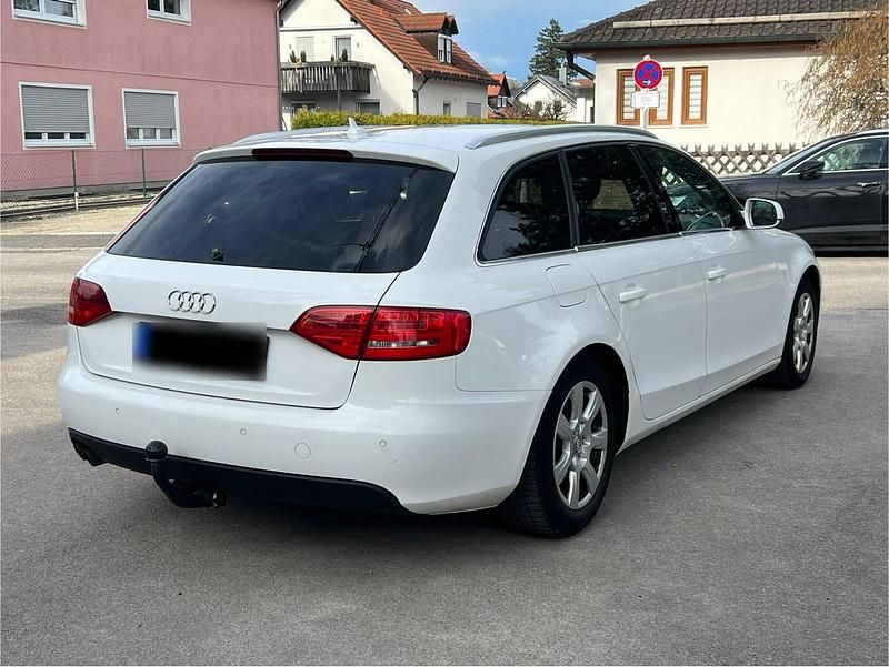 Gebraucht Audi A4 143 PS (105 kW) 2010 Weiß Kombi