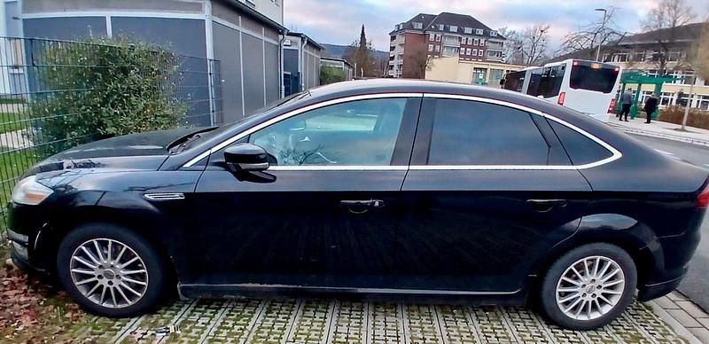 Gebraucht Ford Mondeo 140 PS (102 kW) 2011 Schwarz Limousine