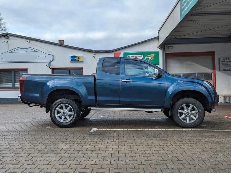 Gebraucht Isuzu D-Max 163 PS (119 kW) 2016 Blau SUV