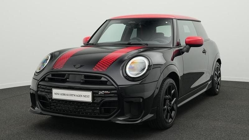 Schwarz Gebraucht 2024 Mini Cooper Kleinwagen | 29.170 € (Fairer Preis) - Bild 1/4