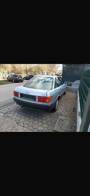 Gebraucht Audi 80 90 PS (66 kW) 1989 Blau Limousine