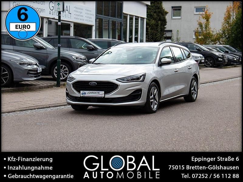 Silber Gebraucht 2022 Ford Focus Cool & Connect Limousine | 18.980 € (Fairer Preis) - Bild 1/4