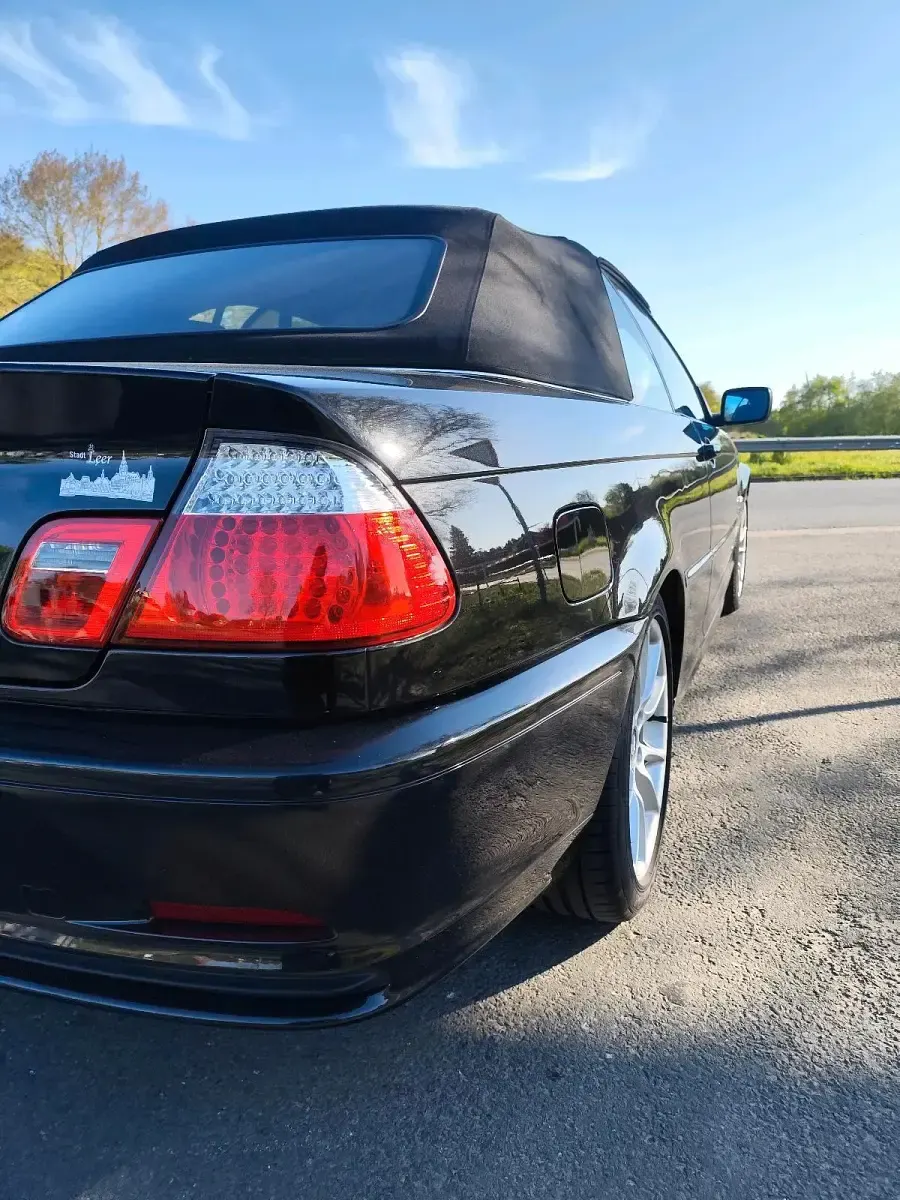 Gebraucht BMW 320 Cabriolet 170 PS (125 kW) 2002 Schwarz Cabrio