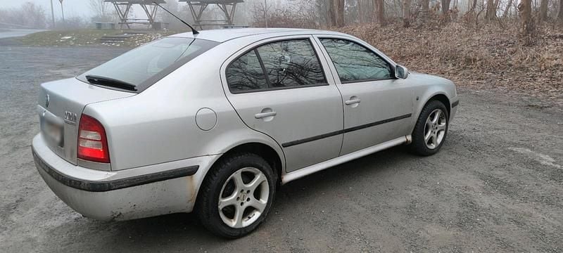 Gebraucht Skoda Octavia 102 PS (75 kW) 2003 Silber Limousine