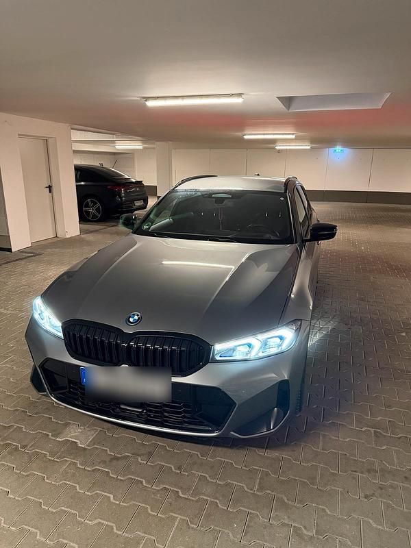 Gebraucht BMW 330e Shadowline 300 PS (220 kW) 2022 Grau Kombi