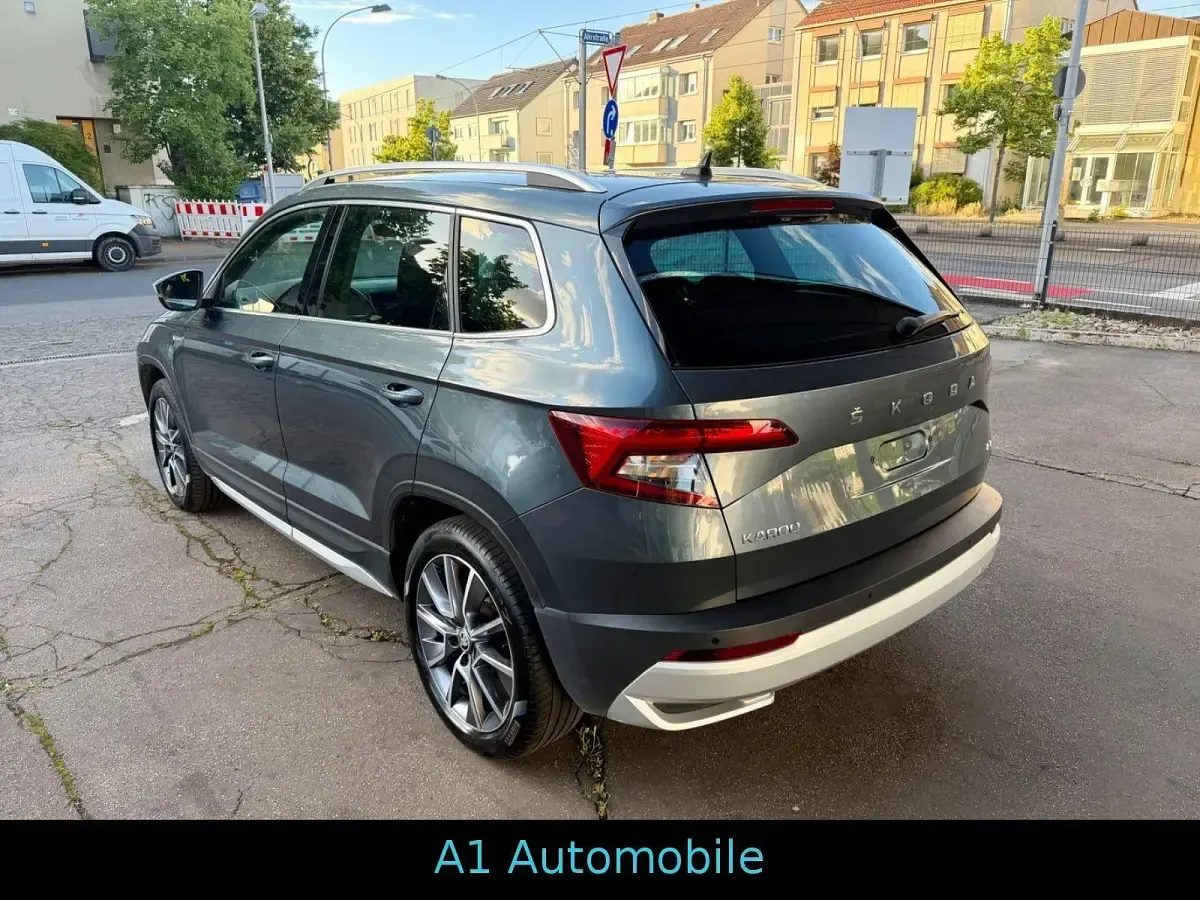 Gebraucht Skoda Karoq Scout 4x4 150 PS (110 kW) 2022 Grau SUV