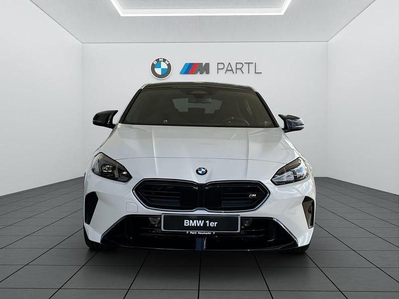 Neu BMW M135 Performance 300 PS (220 kW) 2025 Weiß Kleinwagen