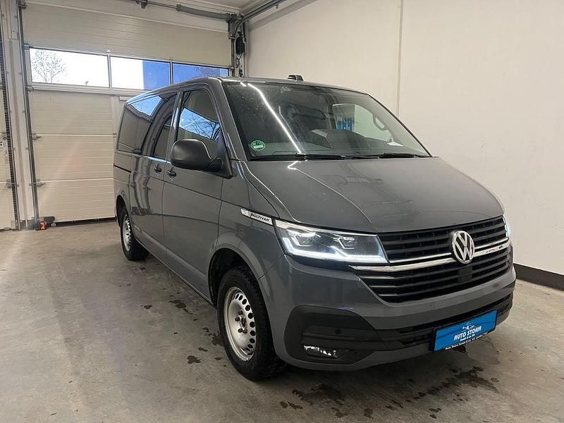 Gebraucht VW Multivan 150 PS (110 kW) 2020 Pure grey Van
