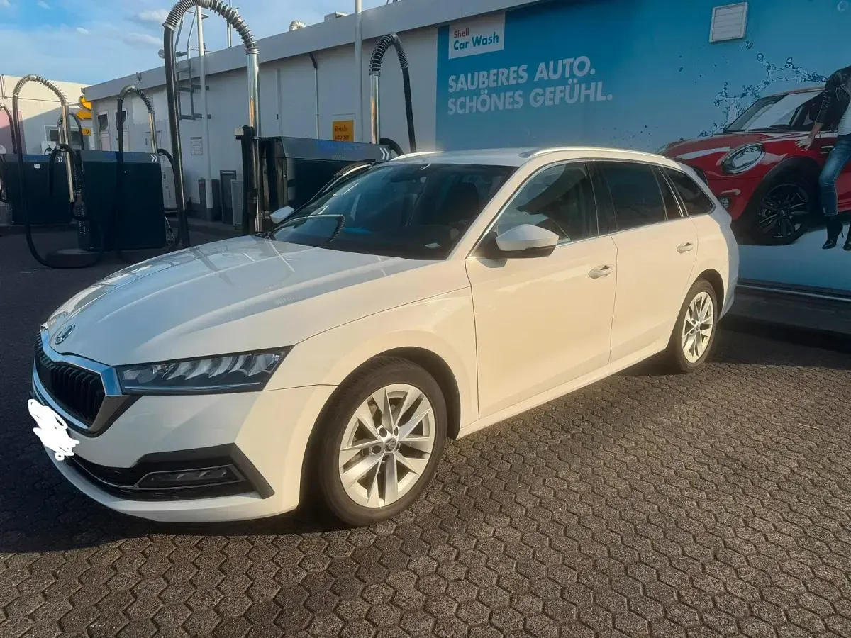 Gebraucht Skoda Octavia 150 PS (110 kW) 2022 Weiß Kombi