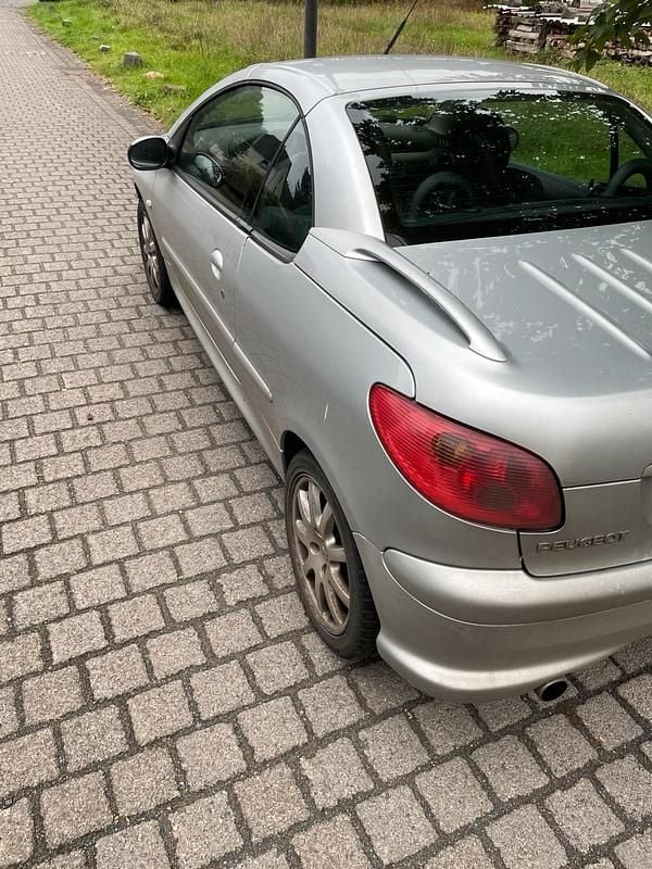 Silber Gebraucht 2005 Peugeot 206 CC Cabrio | 950 € - Bild 1/4