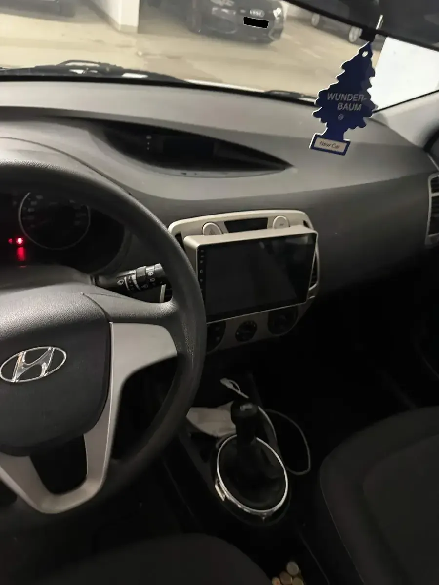 Gebraucht Hyundai i20 78 PS (57 kW) 2011 Weiß Kleinwagen