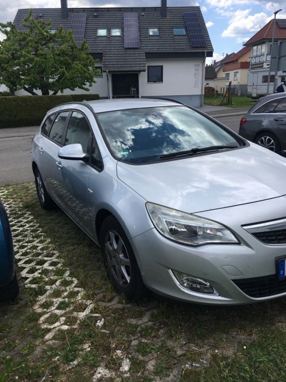 Silber Gebraucht 2013 Opel Astra Eco Kombi | 4.300 € (Fairer Preis) - Bild 1/4
