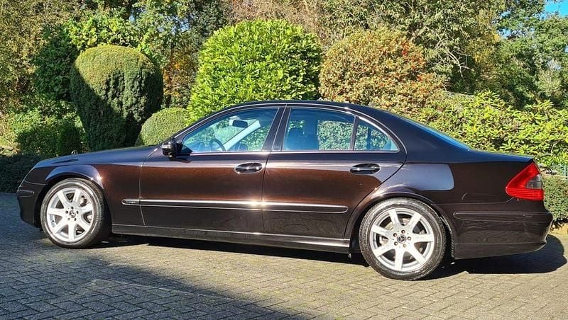 Schwarz Gebraucht 2006 Mercedes E280 Avantgarde Limousine | 4.999 € (Teuer) - Bild 1/4
