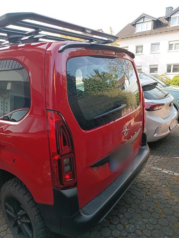 Gebraucht Opel Combo Life Basis 131 PS (96 kW) 2023 Rot Van / Kleinbus