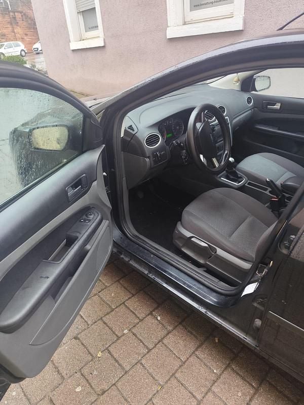 Gebraucht Ford Focus 116 PS (85 kW) 2007 Schwarz Limousine