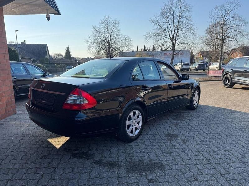 Gebraucht Mercedes E280 190 PS (139 kW) 2007 Schwarz Limousine