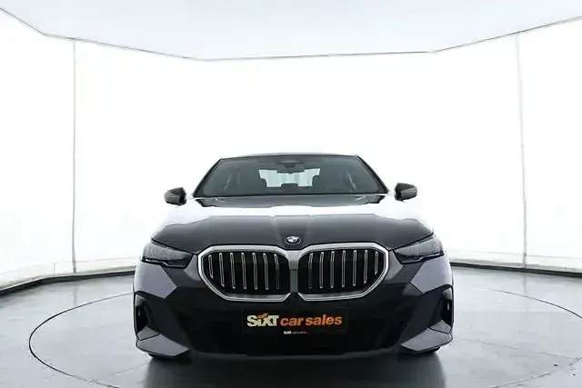 Gebraucht BMW 520 M Sport 197 PS (144 kW) 2025 Grau Limousine