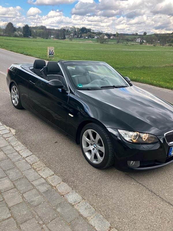 Gebraucht BMW 330 Cabriolet 272 PS (200 kW) 2009 Schwarz Cabrio