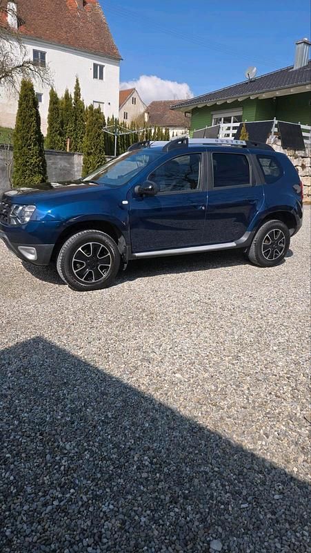 Second-hand Dacia Duster 125 CP (91 kW) 2017 Albastru SUV