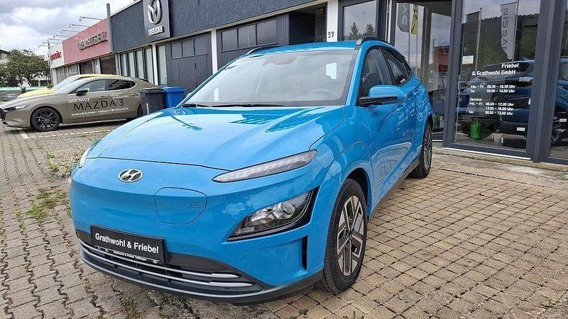 Blau Gebraucht 2022 Hyundai Kona Basis SUV | 15.990 € (Guter Preis) - Bild 1/4