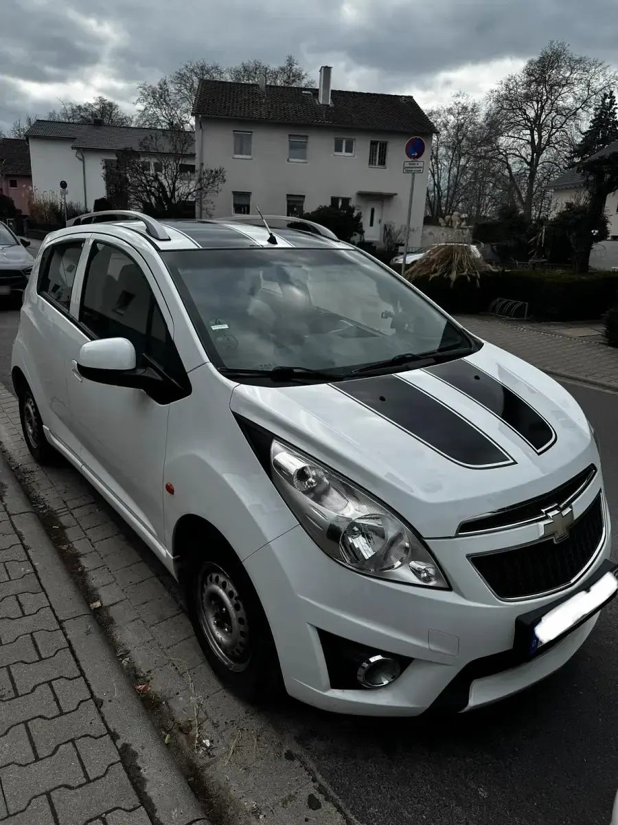 Gebraucht Chevrolet Spark 68 PS (50 kW) 2011 Weiß Kleinwagen