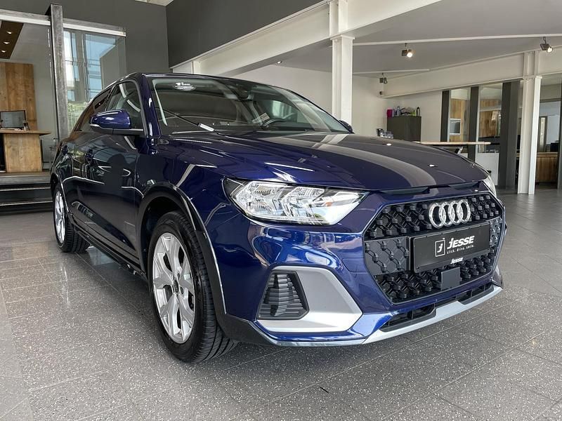 Gebraucht Audi A1 Comfort 150 PS (110 kW) 2023 Blau metallic Kleinwagen