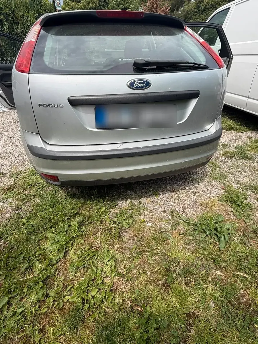 Gebraucht Ford Focus 90 PS (66 kW) 2006 Grau Kleinwagen