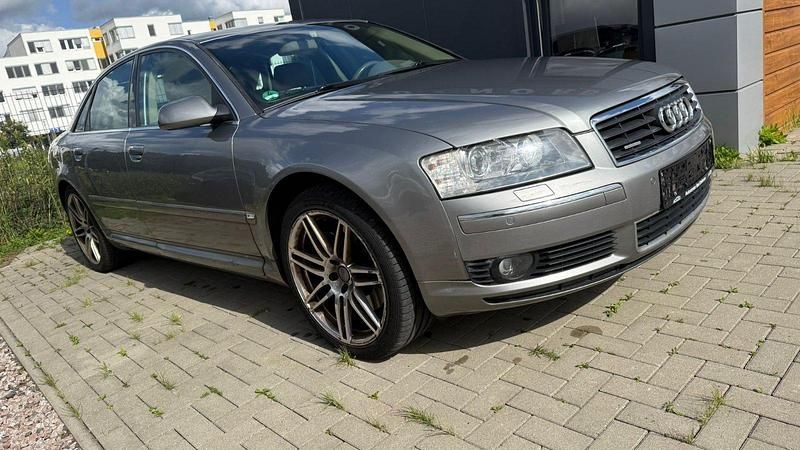 Grau Gebraucht 2004 Audi A8 Sport Limousine | 6.990 € (Fairer Preis) - Bild 1/4
