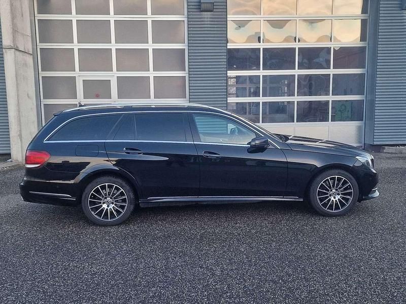 Gebraucht Mercedes E250 204 PS (150 kW) 2013 Schwarz  unilack Kombi