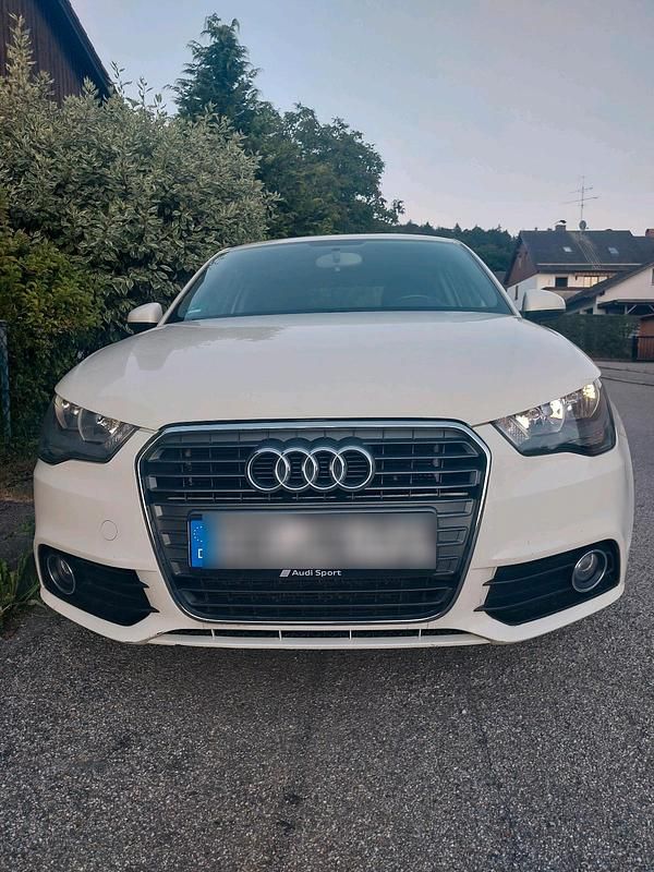 Weiß Gebraucht 2010 Audi A1 Kleinwagen | 5.900 € (Fairer Preis) - Bild 1/4