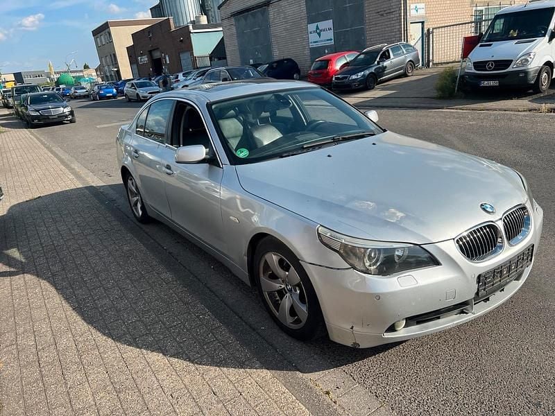 Gebraucht BMW 525 177 PS (130 kW) 2005 Silber Limousine