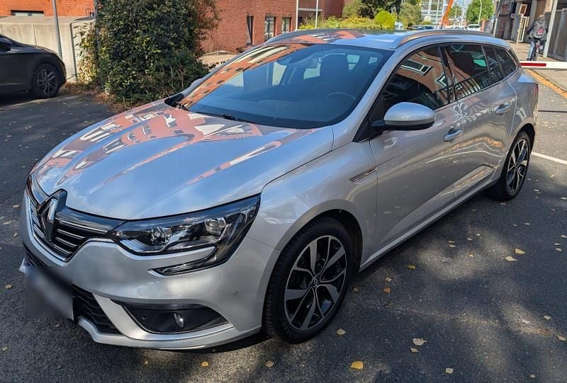 Silber Gebraucht 2019 Renault Mégane GrandTour Bose Edition Kombi | 13.000 € (Fairer Preis) - Bild 1/4