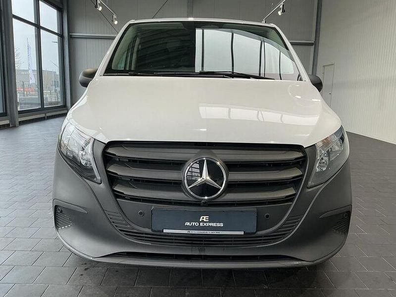 Second-hand Mercedes Vito 163 CP (119 kW) 2024 Alb Van