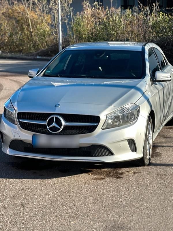Gebraucht Mercedes A200 156 PS (114 kW) 2016 Silber Kleinwagen
