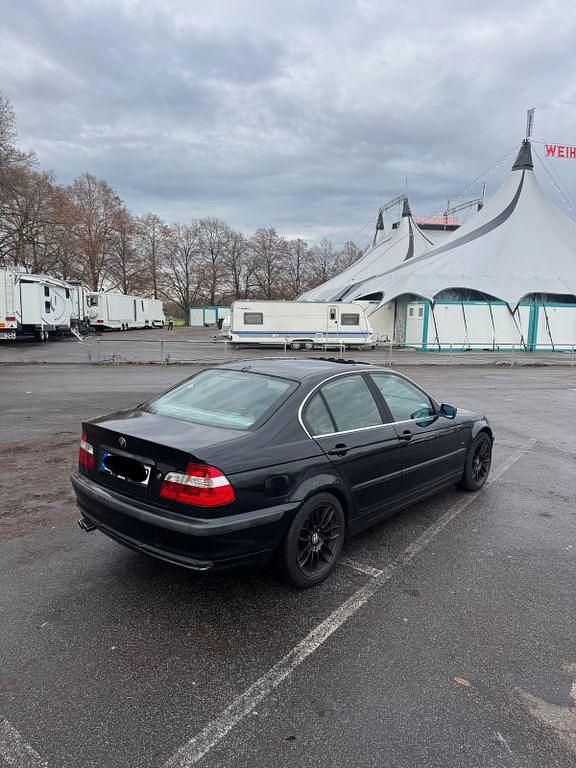 Second-hand BMW 325 192 CP (141 kW) 2000 Berlinǎ
