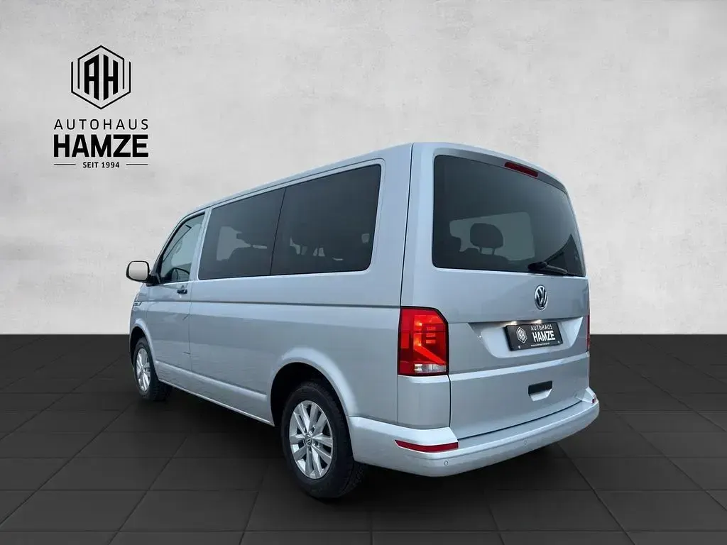 Gebraucht VW Multivan Trendline 150 PS (110 kW) 2020 Silber Van / Kleinbus