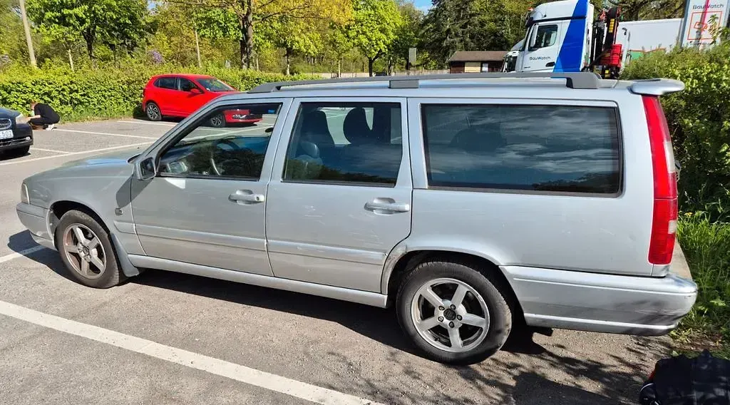 Używany Volvo V70 144 KM (105 kW) 1999 Srebrny Kombi