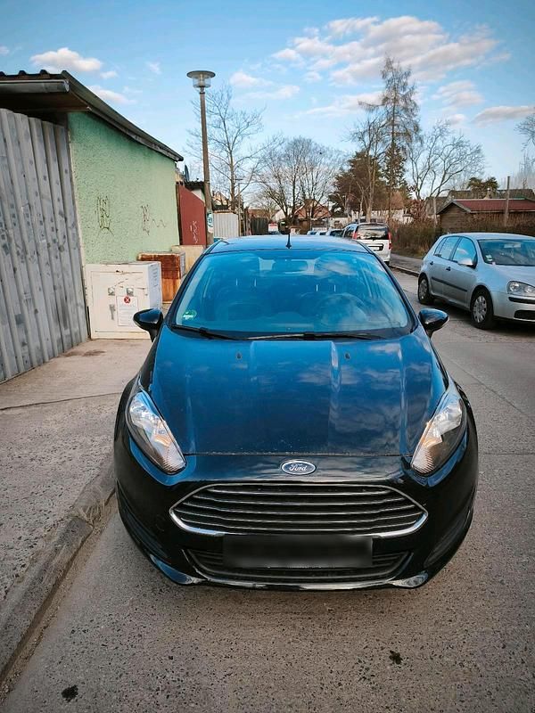 Gebraucht Ford Fiesta 101 PS (74 kW) 2013 Violet Kleinwagen