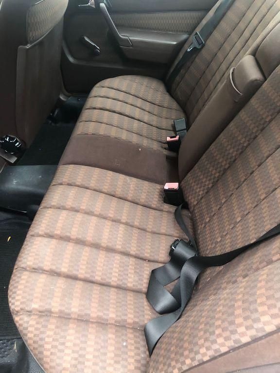 Gebraucht Mercedes 190 118 PS (86 kW) 1990 Beige Limousine