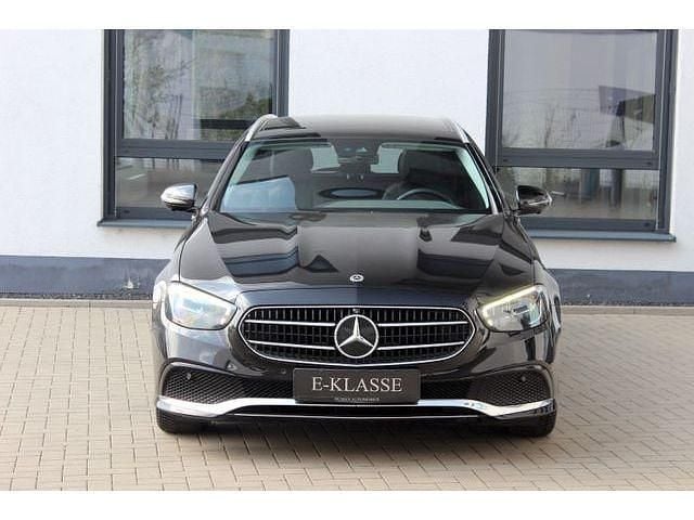 Gebraucht Mercedes E200 160 PS (117 kW) 2020 Obsidianschwarz metallic Kombi