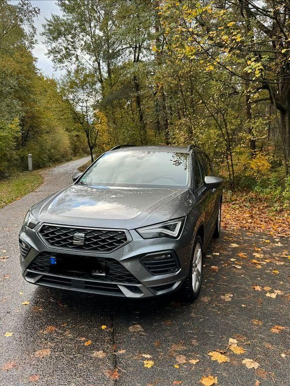Grau Gebraucht 2023 Seat Ateca FR SUV | 25.900 € (Guter Preis) - Bild 1/4