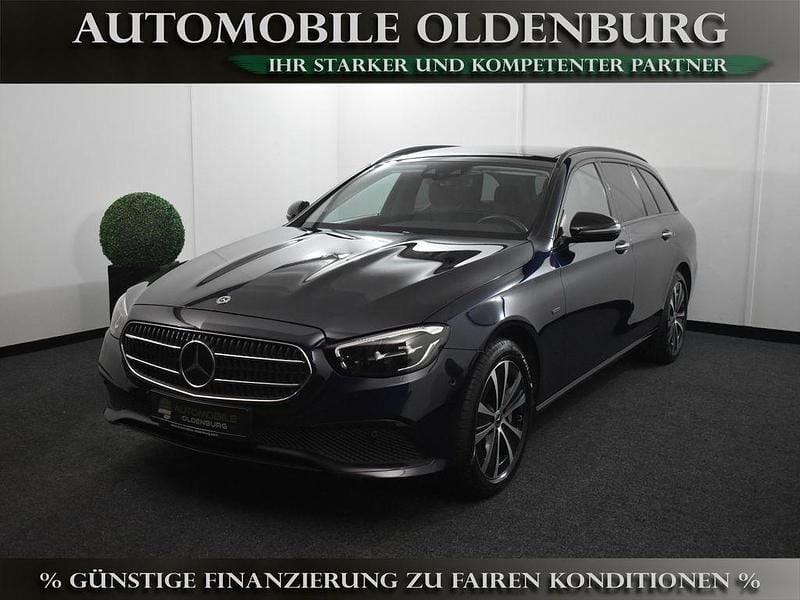 Gebraucht Mercedes E300 Avantgarde 306 PS (225 kW) 2021 Blau Limousine